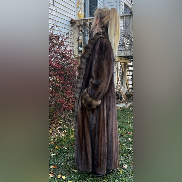 Beautiful Oscar de la Renta Sable Trimmed Tuxedo Mink Coat Extra Long - Picture 6 of 9